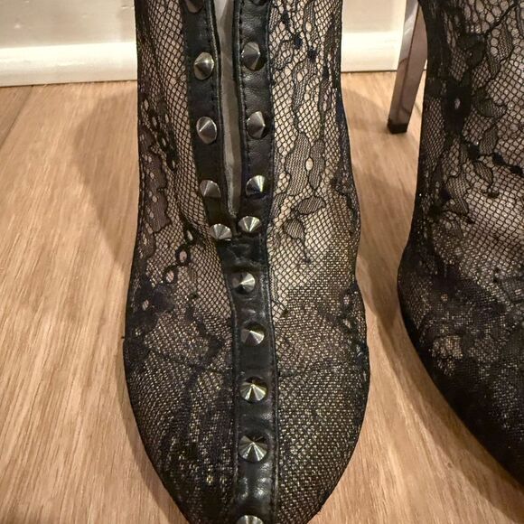 BCBGMaxAzria Elegant Black Lace Stiletto Heels with Studs - Picture 4 of 9